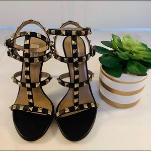 🌿Authentic Valentino Rockstud  Heels Size 36🌿